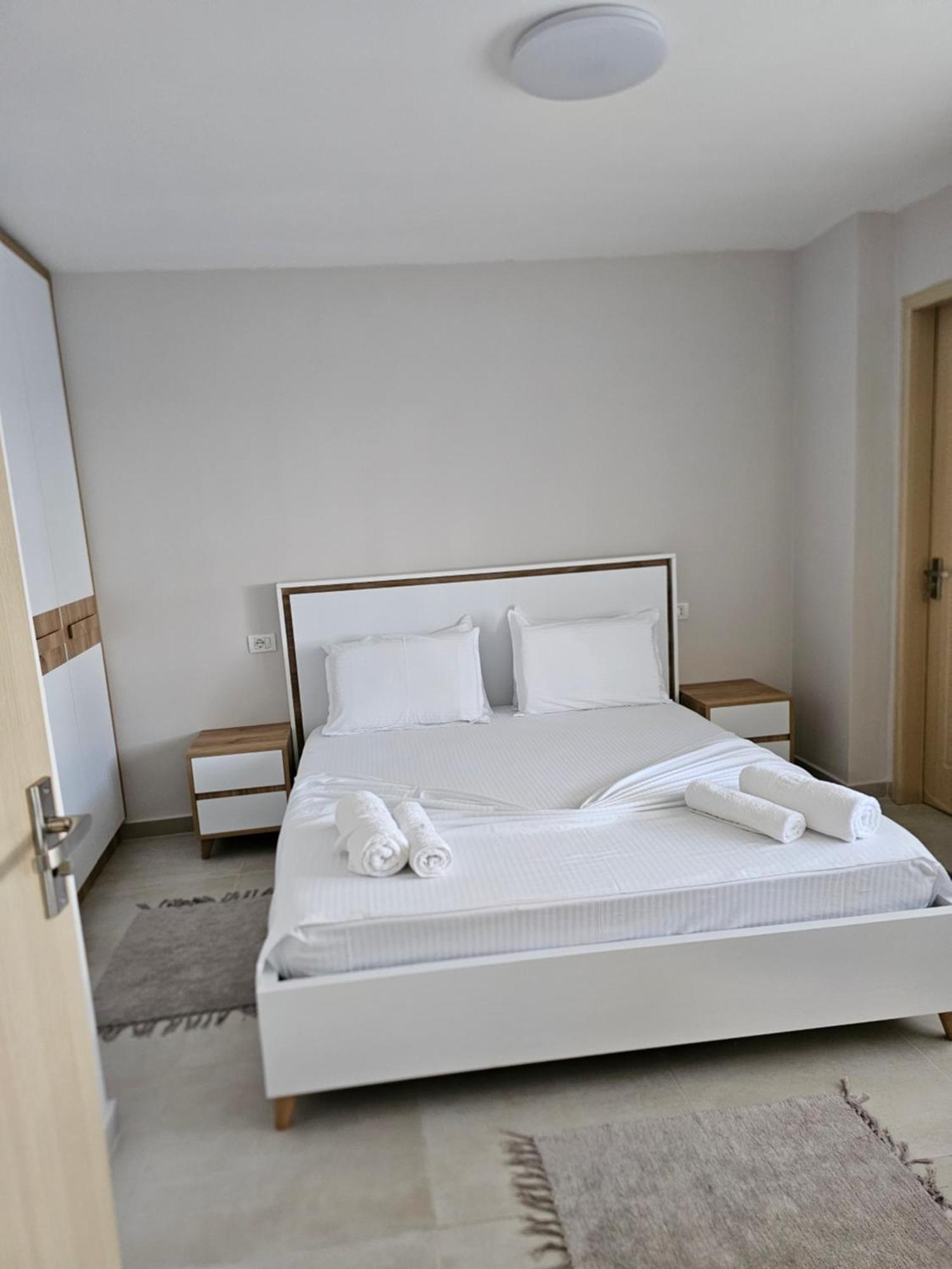 Alex'S Apartment Дуррес Экстерьер фото